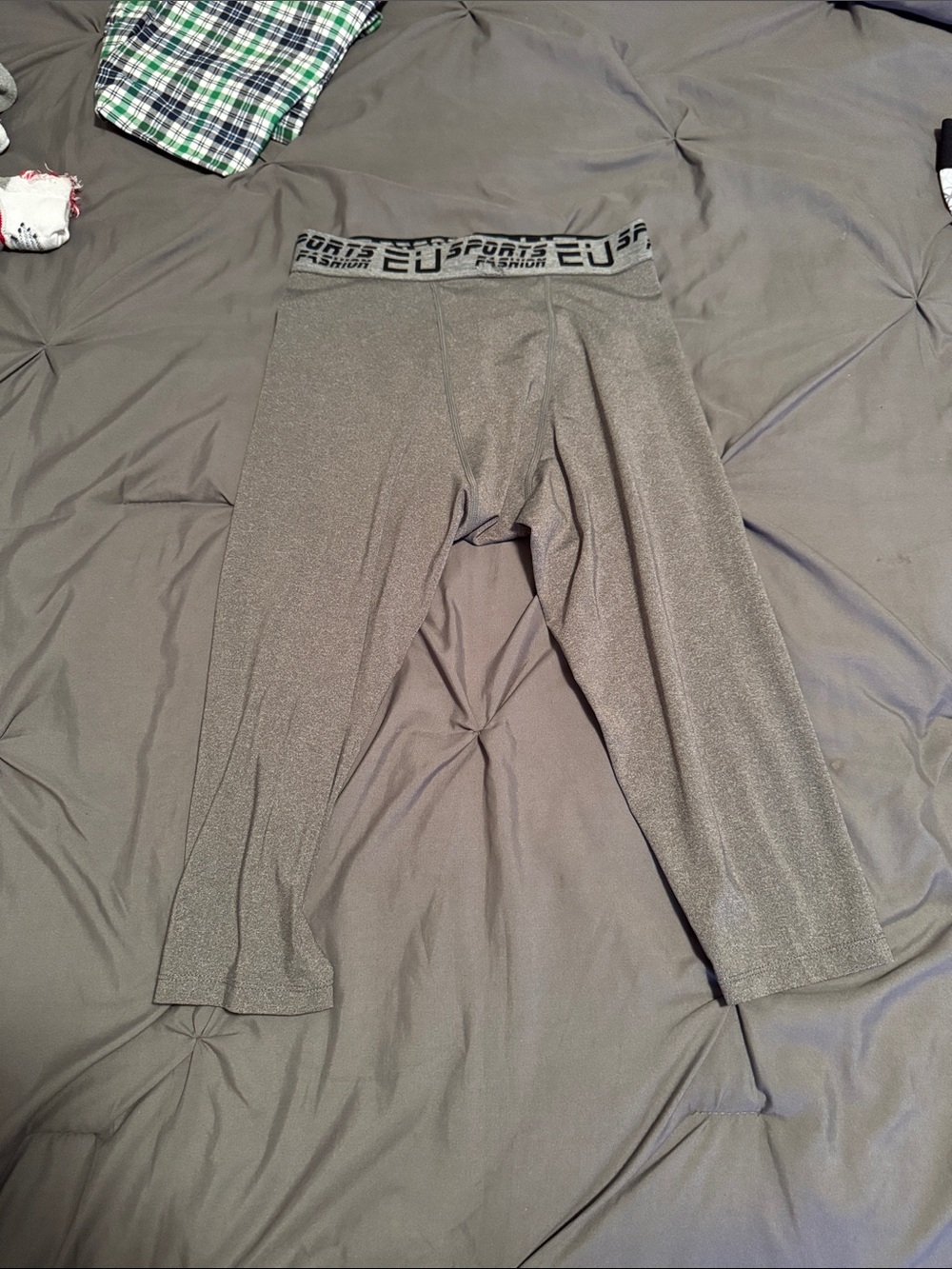 EU Sports Fashion Metallic Gray Leggings Capri